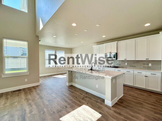 Building Photo - 5845 W Sprig Dr
