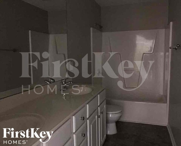 Building Photo - 3750 Wharton Dr