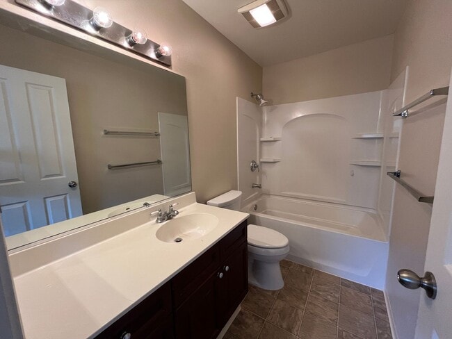 Building Photo - Ewa Beach (Montecito) - Must see!! 4 bedro...