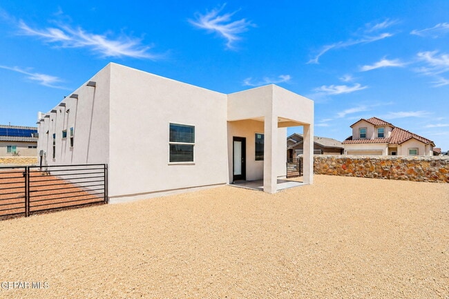 Building Photo - 13868 Paseo de Loma Ct