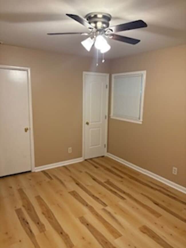Building Photo - Cute 3 Bedroom, 1.5 Bathroom Home