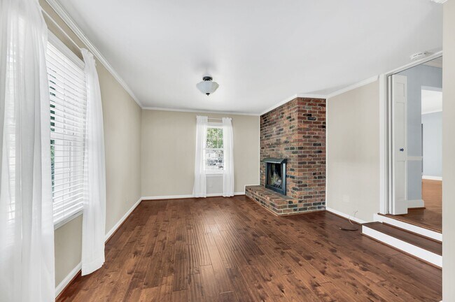 Building Photo - 5040 Stillwood Dr