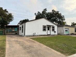 Building Photo - 8308 Lenore St