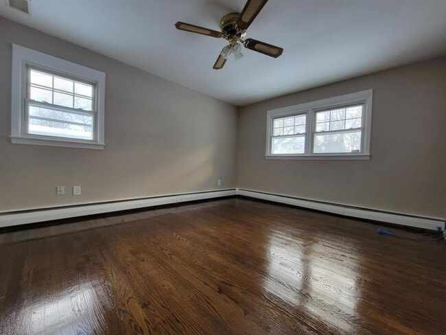 Building Photo - 67 Plum St