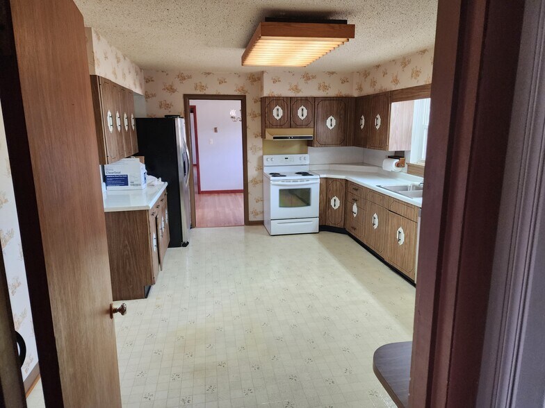 Building Photo - 6911 Hickory View Ln