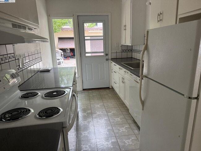 Building Photo - 987 Paulson Ct