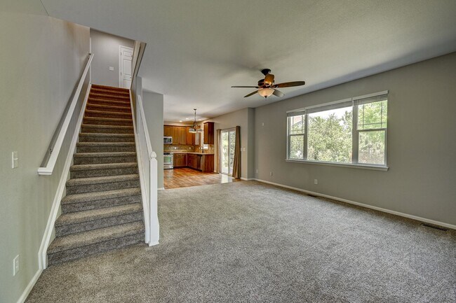 Building Photo - 5 bedroom, 4 bath home with 2 car attached garage