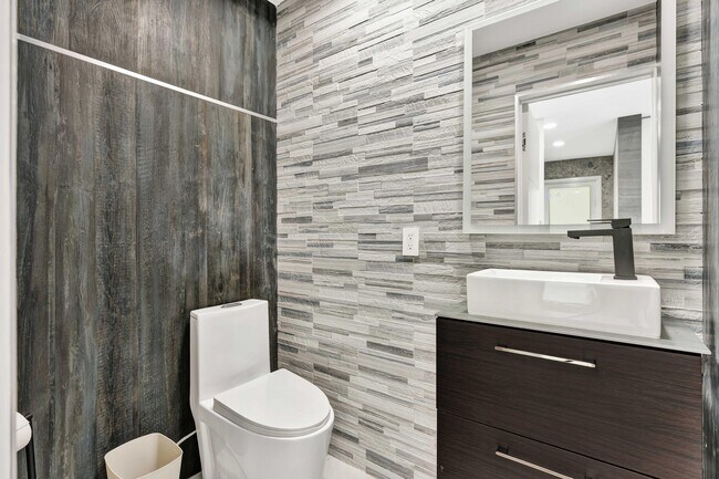 Building Photo - 7693 Steeplechase Dr