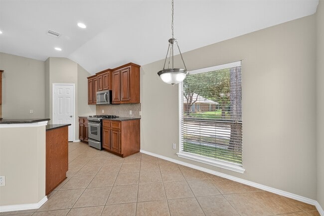 Building Photo - 17603 Burkhart Ridge Dr