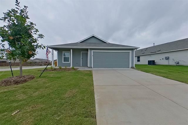 Building Photo - 1601 Parlier St