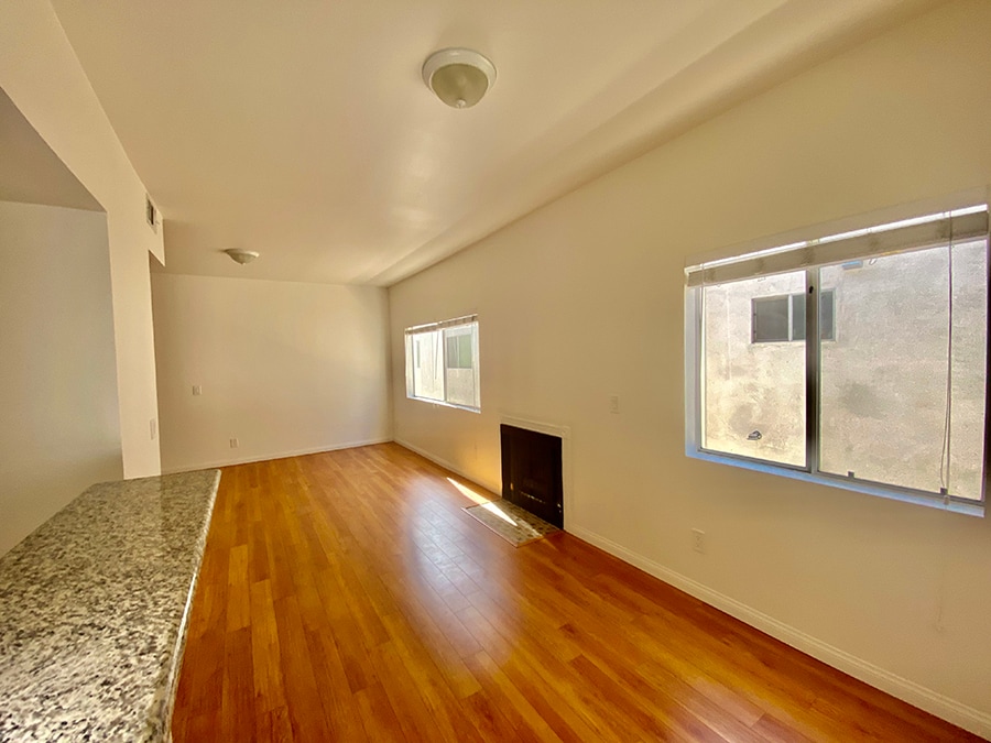 Building Photo - 6139 Fountain Ave