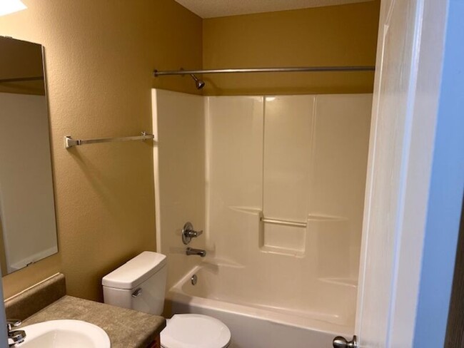 Building Photo - 5654 Colinas Verde Dr