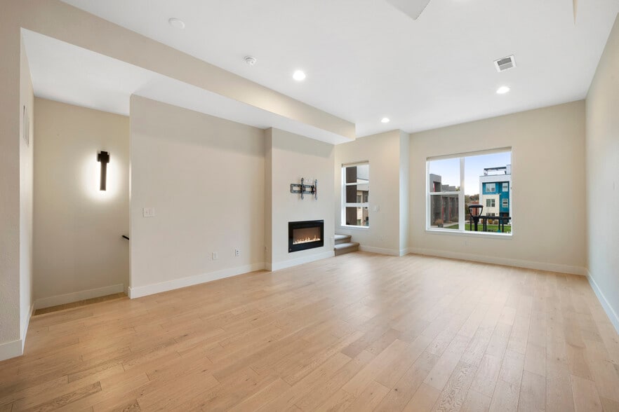 Building Photo - 3048 Wilson Ct