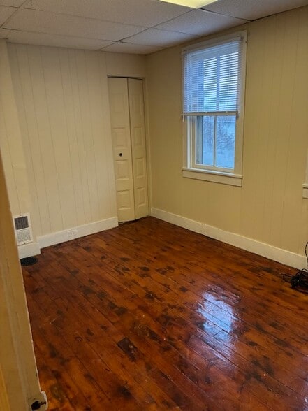 Building Photo - 52 Summit St