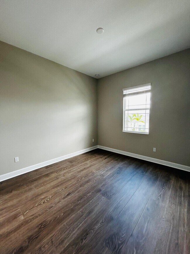 Building Photo - 5468 Pecan Dr