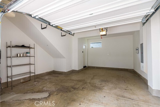 Building Photo - 231 Elm Ave