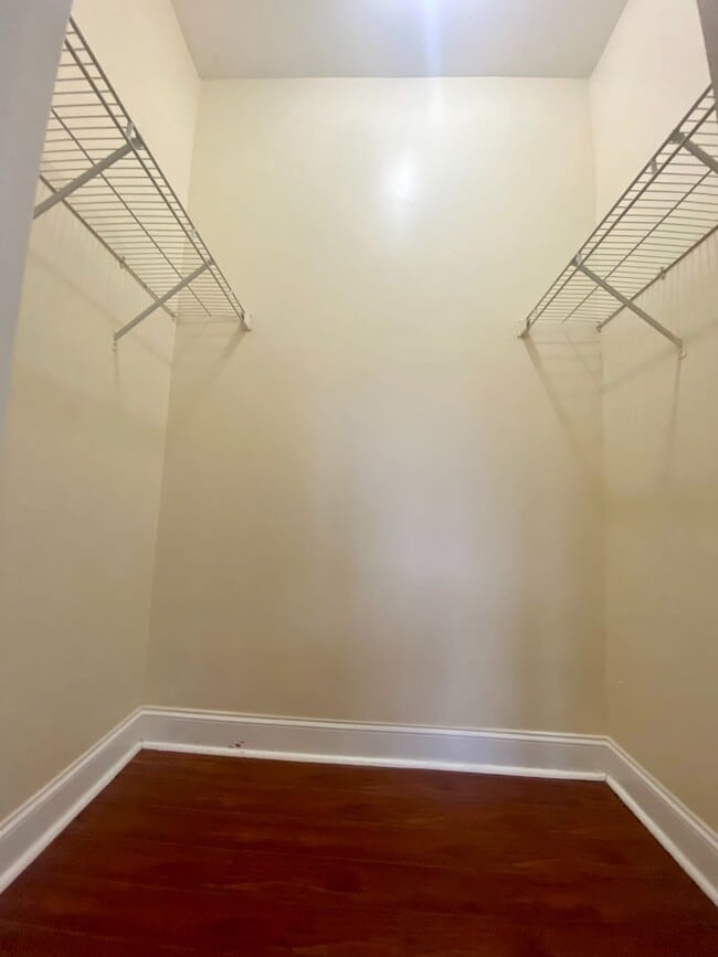 Building Photo - 326 N Madison St