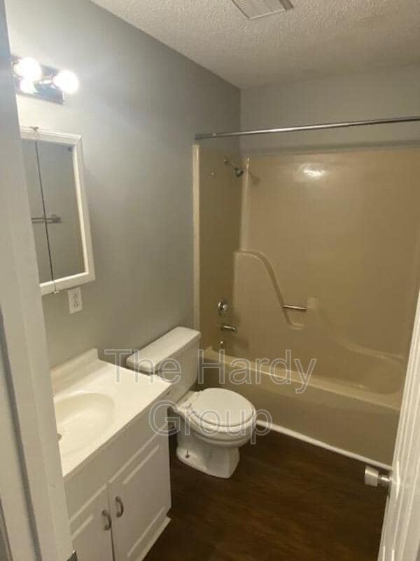 Building Photo - 604 Cedar Crest Dr