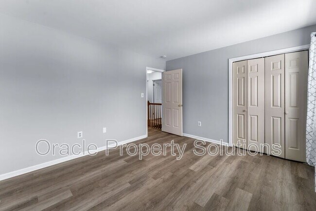 Building Photo - 8009 Frontier Dr