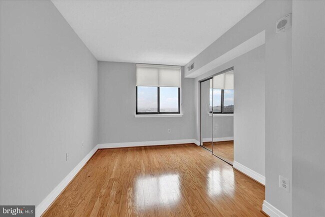 Building Photo - 414 Water St