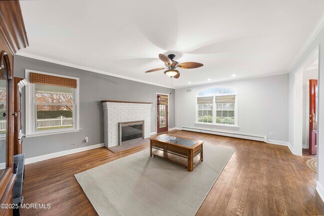 Building Photo - 146 Bath Ave