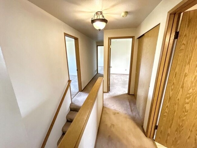 Building Photo - Beautiful 4 bed & 2 bath home in Kent WA!!