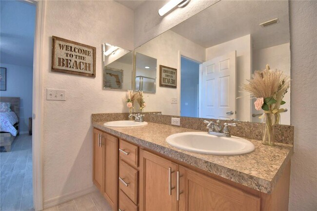 Building Photo - 4970 Mandolin Ct