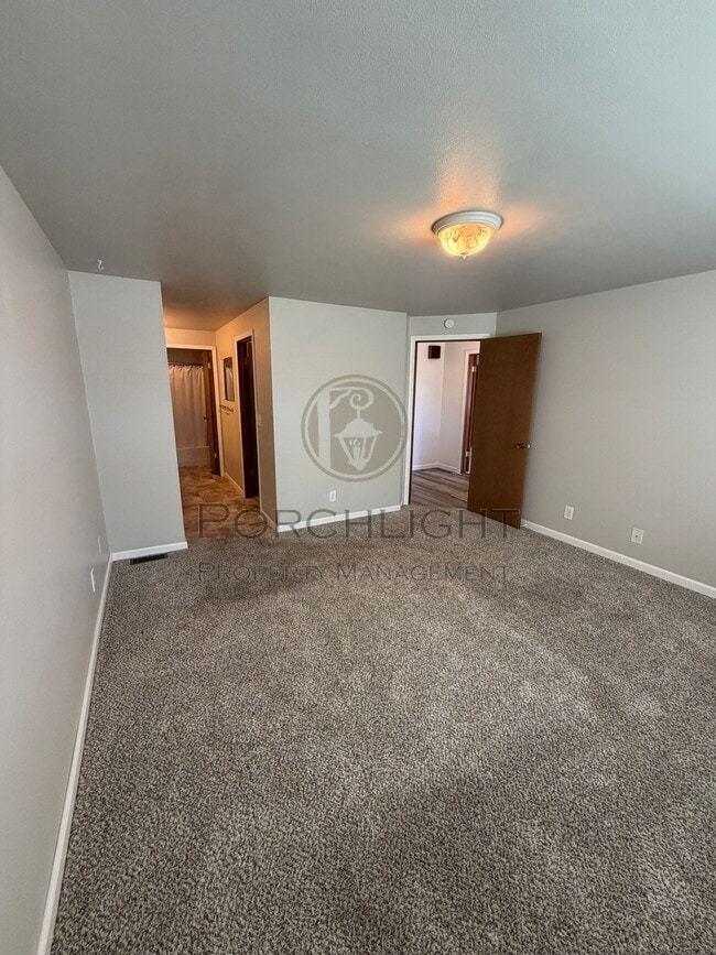 Building Photo - 107 Fairside Dr
