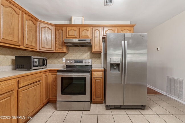 Building Photo - 1329 Hollyhock Cir