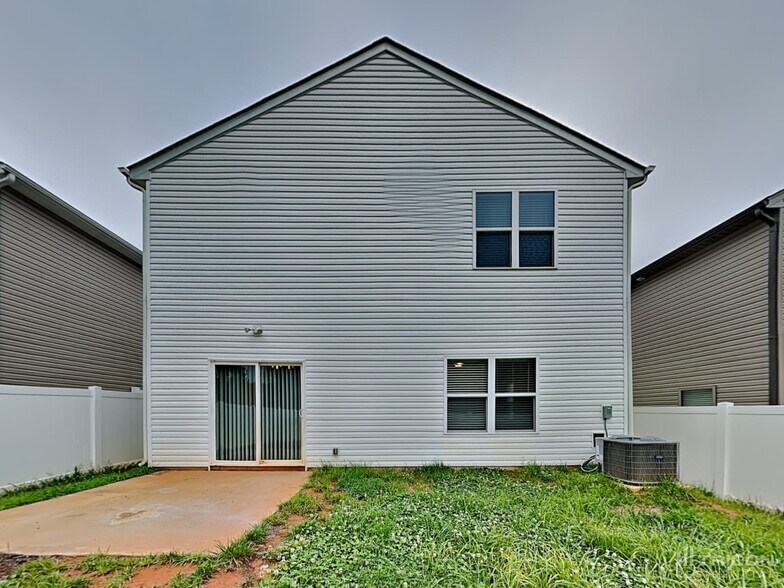 Building Photo - 200 Spring Knoll Dr