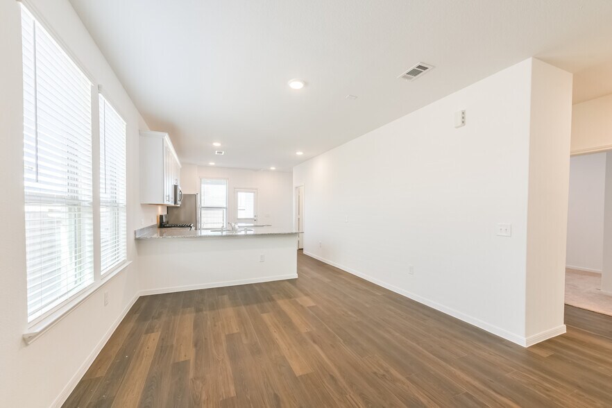 Building Photo - 14483 Cedar Ledge Ln