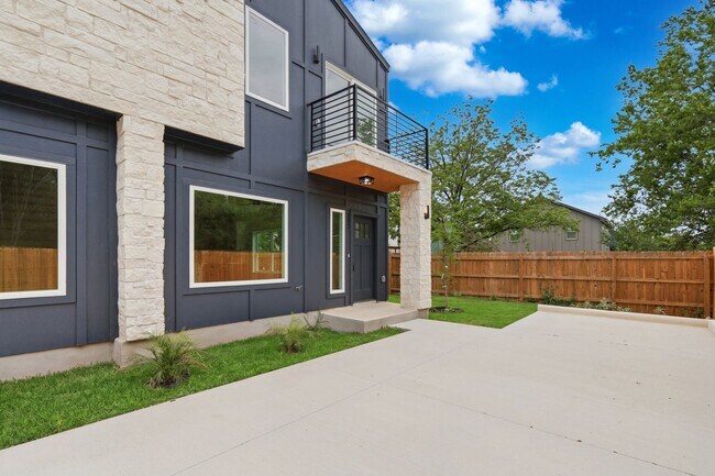 Building Photo - New Build Ready for Move In!