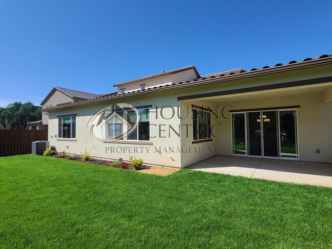 Building Photo - Exceptional Newer Construction Executive Rental in El Dorado Hills
