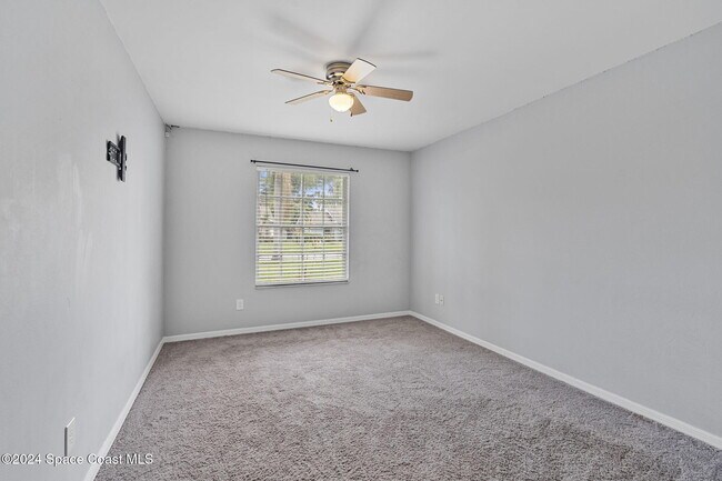 Building Photo - 1240 Ambra Dr