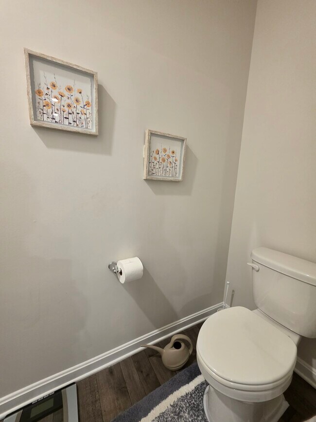 Building Photo - 407 Stream Valley Ct