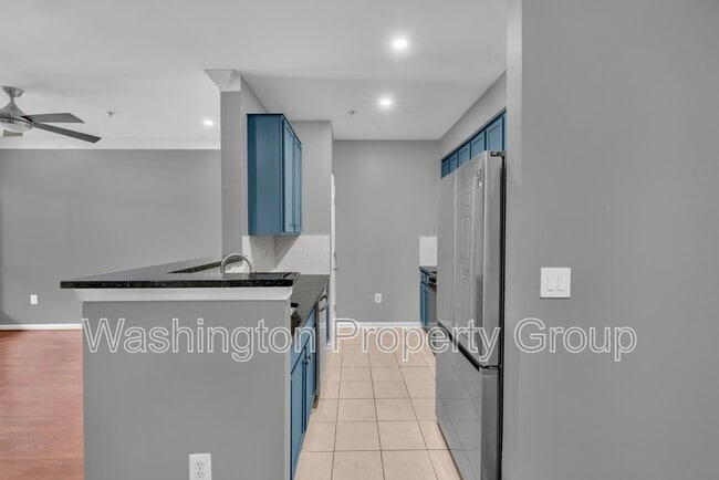 Building Photo - 4854 Eisenhower Ave