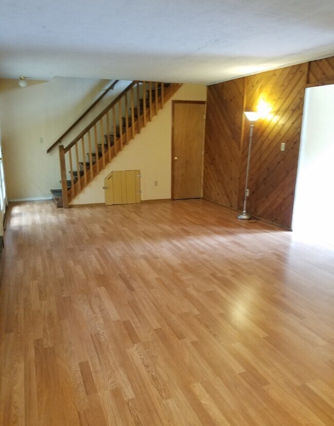 Building Photo - 1546 Black Birch Way
