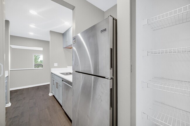 Building Photo - 124 Glengarry Dr