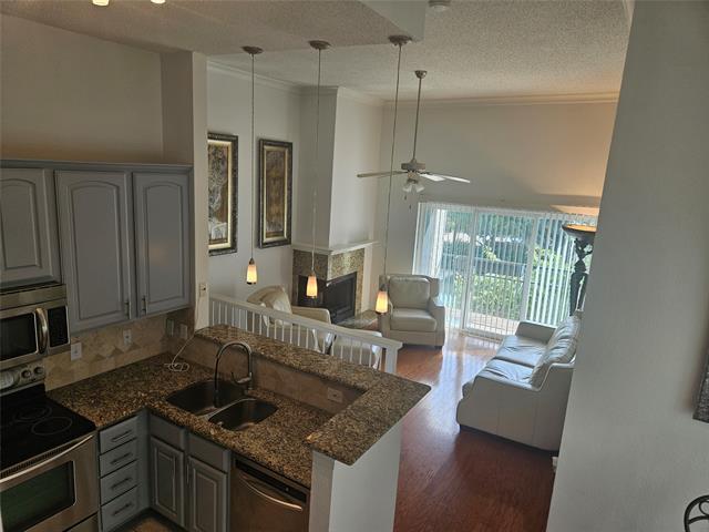 Building Photo - 2201 Wolf St