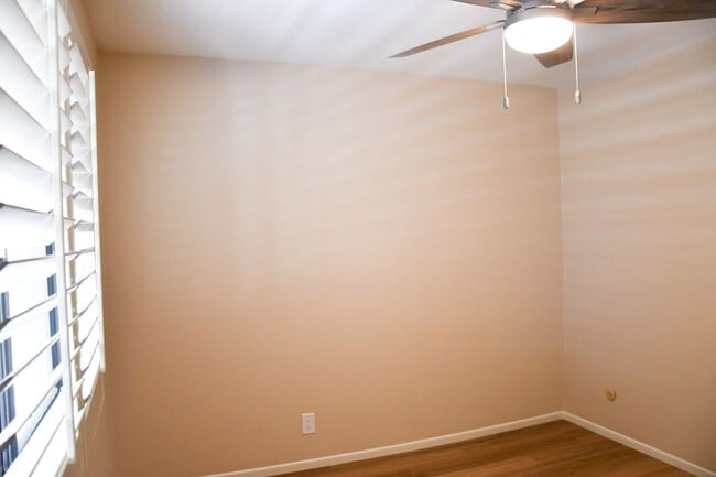 Building Photo - Newly remodeled and updated