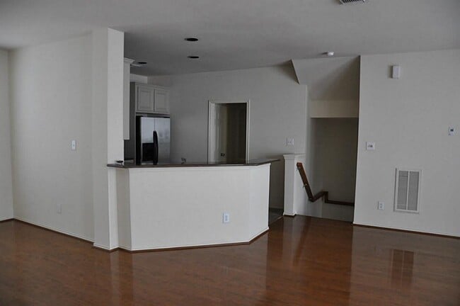 Building Photo - 2020 Mason St