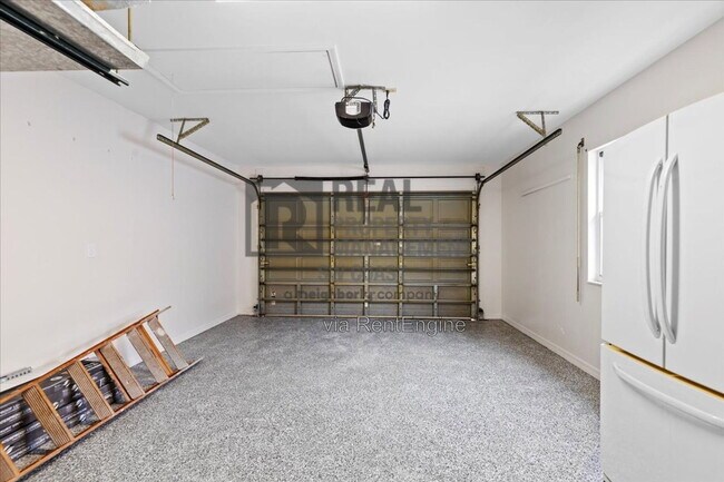 Building Photo - 3358 Sabal Springs Blvd