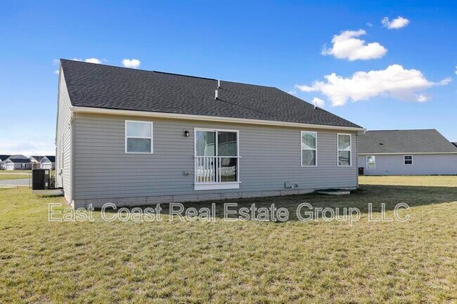 Building Photo - 632 Perspective Pl