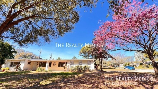 Building Photo - 1516 Dove Dr