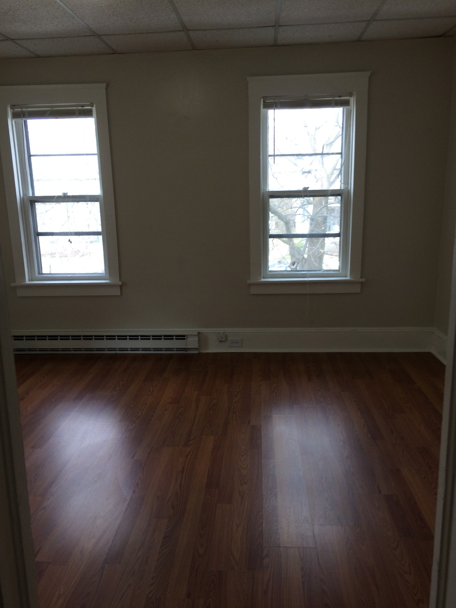 Building Photo - 142 E 5th St