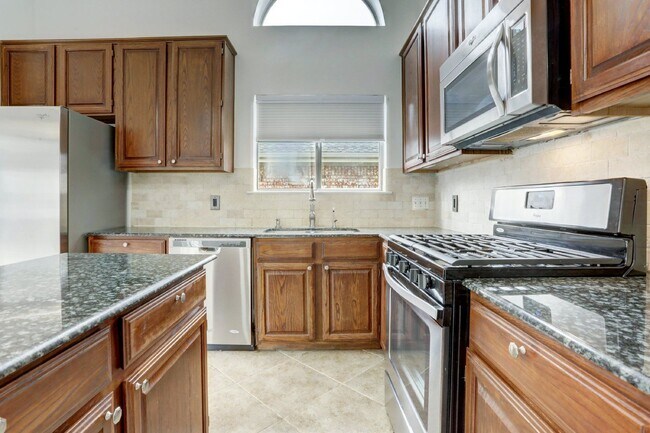 Building Photo - 17007 Hickok Dr