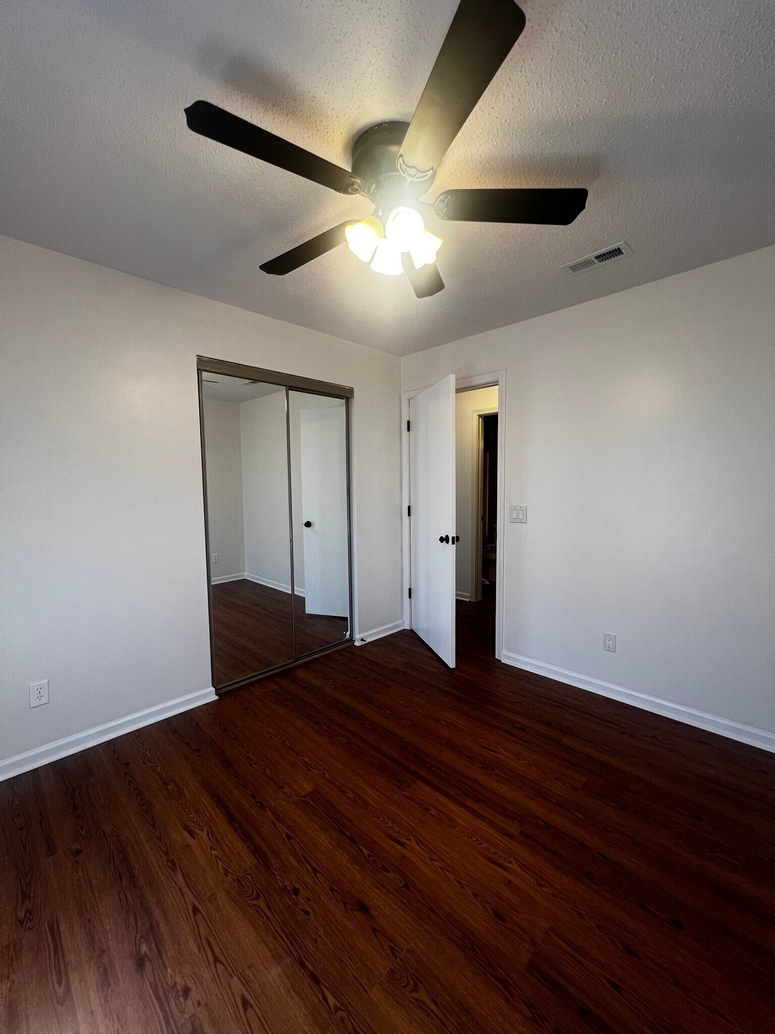 Building Photo - 1110 3rd Loop Rd