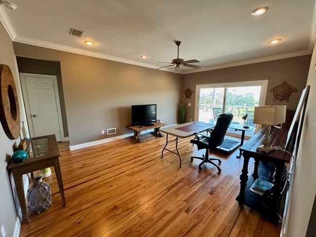 Building Photo - 107 E Seascape Dr