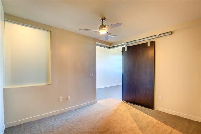 Building Photo - 2600 W 7th St