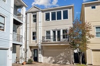 Building Photo - 2724 Beauchamp St